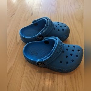 Crocs Turquoise Baby Blue Slip On Youth Clogs | Size 6
